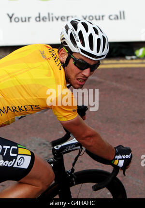 Mark Cavendish de HTC Highroad après avoir terminé 5e étape de la troisième étape du Tour de Grande-Bretagne, Stoke on Trent, Staffordshire. Banque D'Images