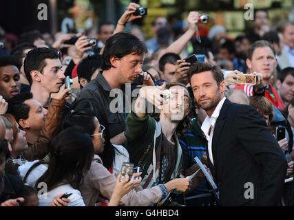 Hugh Jackman arrive pour la première de Real Steel à l'Empire Leicester Square, Londres. Banque D'Images