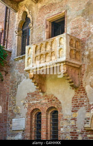 Balcon de Roméo et Juliette, la vieille ville de Vérone, Vénétie, Italie Banque D'Images