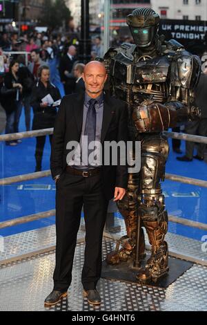 Franck Leboeuf arrive pour la première de Real Steel à l'Empire Leicester Square, Londres. Banque D'Images