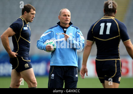 Rugby Union - Rugby World Cup 2011 - Pool B - v Angleterre Ecosse - Ecosse Capitaines Exécuter - Eden Parc Banque D'Images