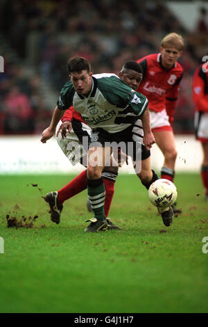 Football - FA Carling Premiership - Nottingham Forest / Liverpool - City Ground. Robbie Fowler, Liverpool. Banque D'Images