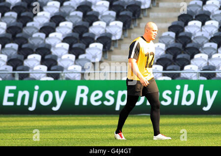 Rugby Union - coupe du monde de Rugby 2011 - piscine B - Angleterre v Roumanie - course des capitaines d'Angleterre - Stade Otago.Mike Tindall en Angleterre pendant la course du capitaine au stade Otago, Dunedin, Nouvelle-Zélande. Banque D'Images