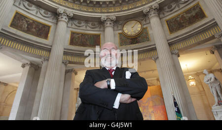 Le sénateur David Norris, candidat à la présidence irlandaise, a obtenu le soutien du conseil municipal de Dublin, lui donnant la quatrième nomination nécessaire pour participer à la course. Banque D'Images