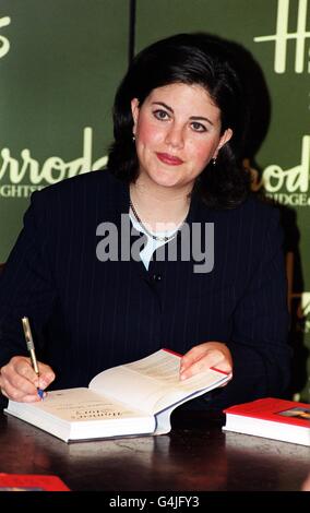 Monica Lewinsky signe des copies de son livre « l'histoire de Monica » dans le grand magasin Harrods de Knightsbridge, Londres. Banque D'Images