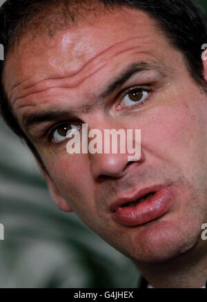 Martin Johnson, entraîneur d'Angleterre, lors de l'annonce de l'équipe à l'hôtel Hermitage, Auckland, Nouvelle-Zélande. Banque D'Images