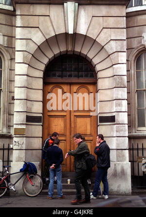 Great Marlborough Street Magistrate court, Soho, Londres. La plupart des membres de la bande The Rolling Stones ont comparu devant un juge de cette cour. Brians Jones et Mick Jagger ont tous deux été accusés de possession de cannabis, Keith Richards d'infractions liées à la drogue et aux armes à feu. * Brian jones inculpé en 1967, Mick Jagger en 1969 et Keith Richard trois infractions relatives aux armes à feu et 4 infractions liées à la drogue en 1973. Banque D'Images