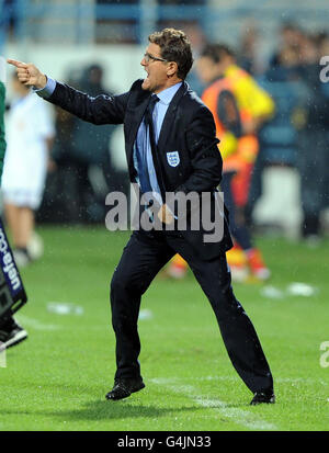 Football - UEFA Euro 2012 - Groupe G - Monténégro / Angleterre - City Stadium.Fabio Capello, responsable de l'Angleterre, lors du match de qualification Euro 2012 Groupe G au City Stadium de Podgorica, au Monténégro. Banque D'Images