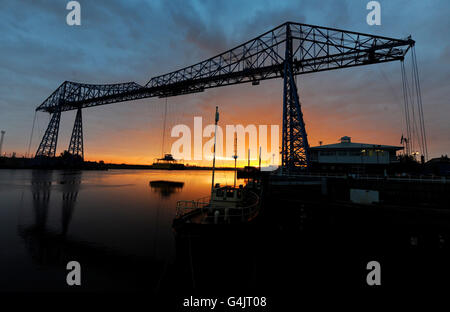 Transporter bridge atteint un siècle Banque D'Images