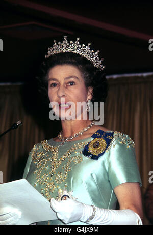 La reine Elizabeth II lors d'une réception de représentants de l'État Royal à Government House, Hobart, Tasmanie. Banque D'Images