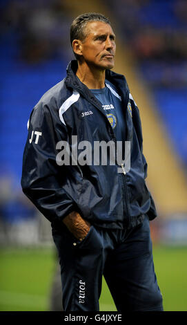 Football - Carling Cup - deuxième tour - Shrewsbury Town / Swansea City - Greenhous Meadow. John Trewick, entraîneur principal de Shrewsbury Town Banque D'Images