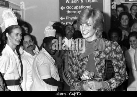 Diana, princesse de Galles, visite l'hôpital Royal Marsden à l'ouest de Londres Banque D'Images