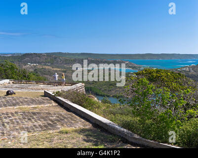 Dh Shirley Heights Caraïbes Antigua couple Tourisme Côte de l'île d'affichage Banque D'Images