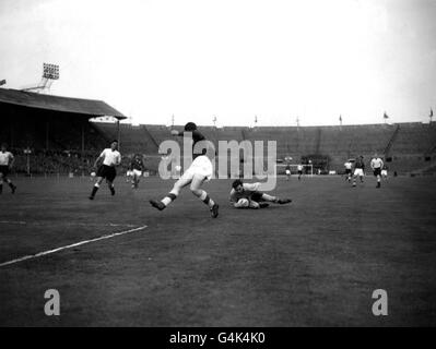 Soccer - Jeux Olympiques de Melbourne 1956 - tour de qualification - Deuxième étape - Grande-Bretagne et d'Irlande du Nord / Bulgarie - Wembley Banque D'Images