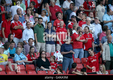 Football - npower football League One - Sheffield United v Charlton Athletic - Bramall Lane.Charlton Athletic fans dans les stands Banque D'Images