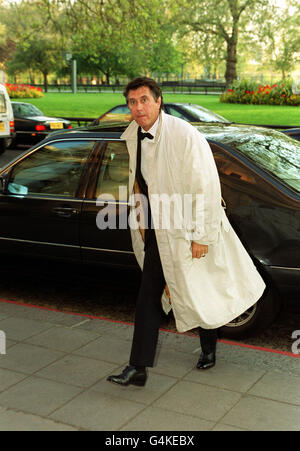 Ferry Sony/Bryan.Bryan Ferry, la star du rock, arrive aux Sony radio Awards, qui se tiennent à l'hôtel Grosvenor House de Londres. Banque D'Images