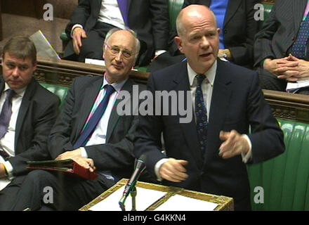 Le secrétaire aux Affaires étrangères William Hague s'adresse à la Chambre des communes lors du débat sur le vote pour un référendum sur l'UE. Banque D'Images