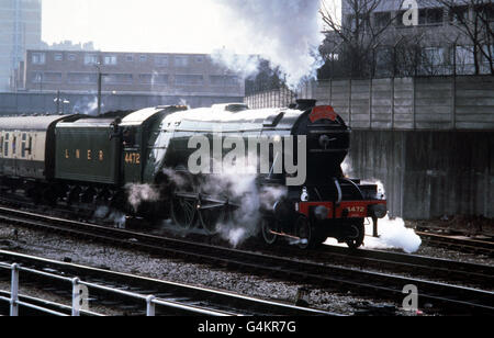 La locomotive à vapeur Flying Scotsman quitte Marylebone Station à Londres. Banque D'Images
