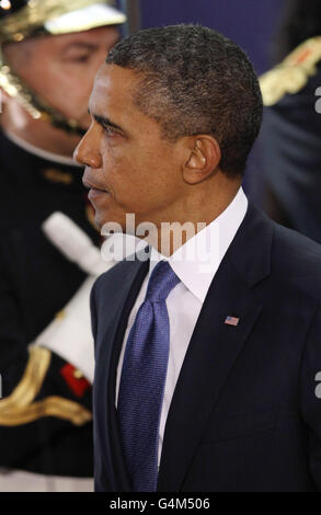 LE président AMÉRICAIN Barack Obama quitte le centre de conférence après le premier jour du sommet du G20 à Cannes, en France. Banque D'Images