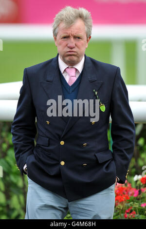 Courses hippiques - Ladbrokes St. Leger Festival 2011 - le jour d'ouverture du Yorkshire - Hippodrome de Doncaster. Bryan Smart, formateur Banque D'Images