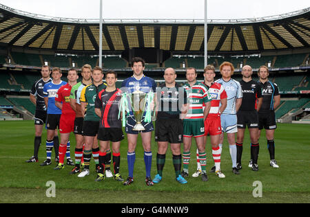 (Gauche-droite) Glasgow Warriors Al Kellock, Bath's Stuart Hooper, Scarlets Matthew Rees, Harlequins Chris Robshaw, Northampton Saints Dylan Hartley, Edinburgh Greig Laidlaw, Leinster's Shane Horgan, London Irish's Clarke Dermody, leicester Tigers Geordan Murphy, Luke Narraway, Gloucester Blues Paul Tito Cardiff, Saracens Steve Borthwick et Alun Wyn Jones d'Osprey lors du lancement de la coupe Heineken au stade Twickenham, Londres. Banque D'Images