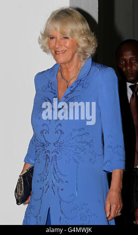 La duchesse de Cornwall arrive pour le dîner d'État organisé par le Président de la Tanzanie à la Maison d'État de Dar es-Salaam, Tanzanie, Afrique, le deuxième jour d'une visite de quatre jours dans le pays. Banque D'Images