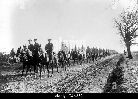 La cavalerie britannique EN FRANCE : 1914 Banque D'Images