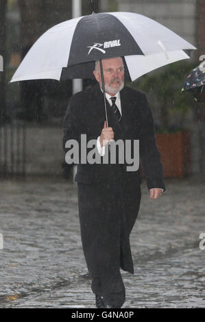 Le candidat à la présidence David Norris arrive aujourd'hui au château de Dublin pour la cérémonie d'investiture du président élu Michael D Higgins en tant que neuvième chef d'État de l'Irlande. ASSOCIATION DE PRESSE. Date de la photo : vendredi 11 novembre 2011. Voir PA Story PRÉSIDENT IRLANDAIS. Le crédit photo devrait se lire comme suit : Niall Carson/PA Wire Banque D'Images