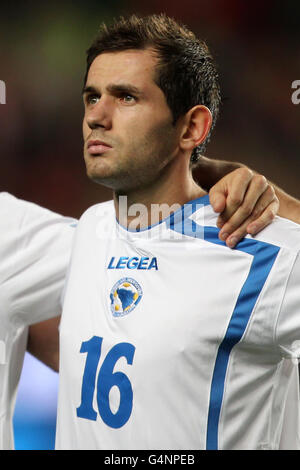 Football - UEFA Euro 2012 - qualification - jouer - deuxième étape - Portugal / Bosnie-Herzégovine - Estadio da Luz.Senad Lulic, Bosnie-Herzégovine Banque D'Images