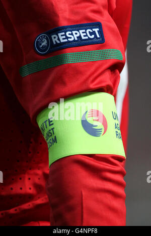 Football - UEFA Euro 2012 - qualification - jouer - deuxième étape - Portugal / Bosnie-Herzégovine - Estadio da Luz.Le groupe de l'armurmure de Cristiano Ronaldo, du Portugal, s'unit contre le racisme Banque D'Images