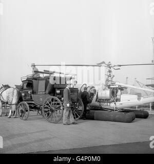 Service postal britannique Bristol - Mail Coach - Londres - Battersea Heliport Banque D'Images