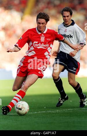 * STEVE MCMANAMAN, LIVERPOOL, EN ACTION CONTRE BOLTON WANDERERS Banque D'Images