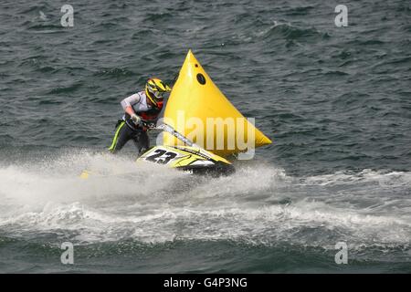 18 Juin, 2016. Greenock, Fonfría, Écosse, Royaume-Uni. La P1 Grand Prix écossais de la mer, est venu à Greenock et pour la première fois ravi les spectateurs d'embarcations à moteur, jetskis et Hydroflight dans un événement de deux jours. Alamy Live News Banque D'Images