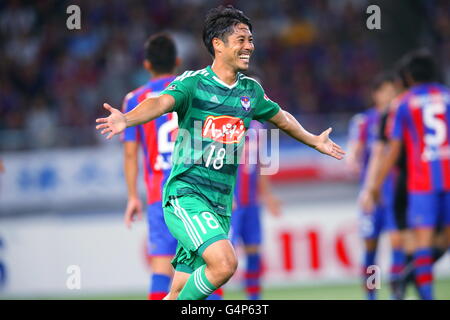 Ajinomoto Stadium, Tokyo, Japon. 18 Juin, 2016. Sho Naruoka (Albirex), 18 juin 2016 - Football/soccer : J1 2016 1ère phase ligue match entre C.F. Albirex Niigata Tokyo 1-1 au Stade Ajinomoto, Tokyo, Japon. © AFLO SPORT/Alamy Live News Banque D'Images