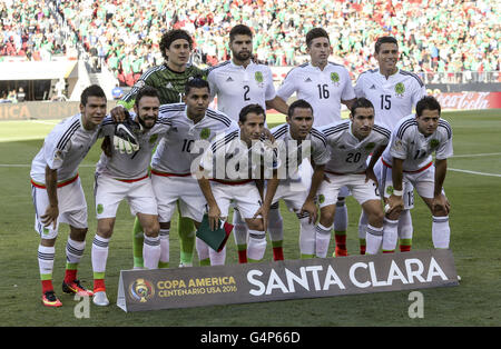 Los Angeles, Californie, USA. 18 Juin, 2016. La photo de l'équipe du Mexique à la Copa America match de football entre le Mexique et le Chili à la Levi's Stadium à Santa Clara, Californie, 18 juin 2016. Le Chili a gagné 7-0. Ringo : crédit Chiu/ZUMA/Alamy Fil Live News Banque D'Images