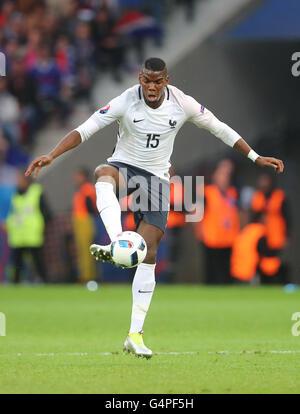 Lille, France. 19 Juin, 2016. Paul POGBA, FRA 15 lecteurs la balle, action, full-size, FRANCE - SUISSE Un groupe de Football, championnat d'euros au 19 juin 2016 à Lille, France. Fussball, Nationalteam, Frankreich, Schweiz, EURO Crédit : Peter Schatz / Alamy Live News Banque D'Images