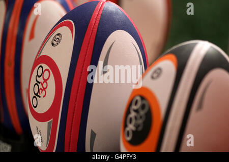 Stand d'exposition pendant le deuxième jour de l'exposition Rugby à Twickenham Banque D'Images