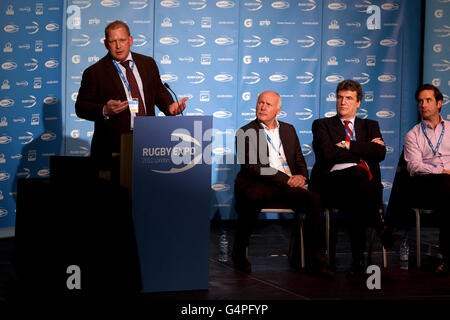 Rugby Expo 2011 - deuxième jour - Twickenham.Scott Walker, directeur du développement du rugby de l'IRFU, pendant la deuxième journée de l'exposition de rugby à Twickenham Banque D'Images