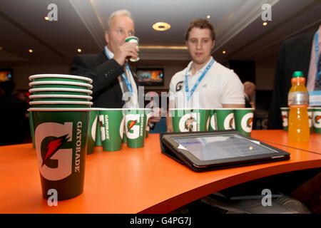 Les délégués au bar Gatorade le premier jour Rugby Expo 2011 Banque D'Images