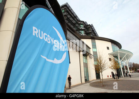 Vue générale de la signalisation Rugby Expo 2011 à l'extérieur de Twickenham Banque D'Images