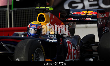 Formula One - Red Bull Racing Show Run - Milton Keynes.Mark Webber, pilote de Formule 1, conduit sa voiture de course Red Bull sur Midsummer Boulevard à Milton Keynes Banque D'Images