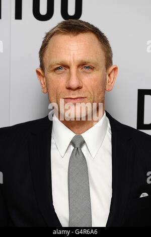 Daniel Craig arrive pour la première mondiale de The Girl with the Dragon Tattoo, à Odeon, Leicester Square, Londres. Banque D'Images