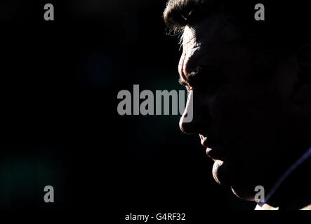 Entraîneur Paul Nicholls pendant la première journée de l'International à Cheltenham Racecourse. Banque D'Images