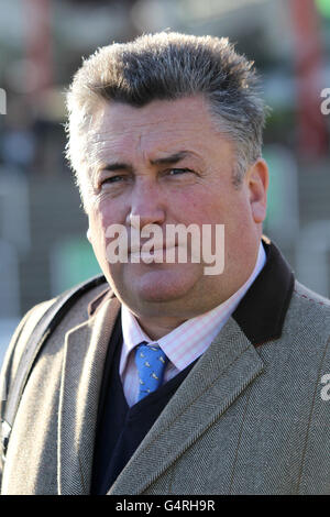 Entraîneur Paul Nicholls pendant la première journée de l'International à Cheltenham course, vendredi 9 2011 décembre. Le crédit photo devrait se lire : David Davies/PA Wire Banque D'Images