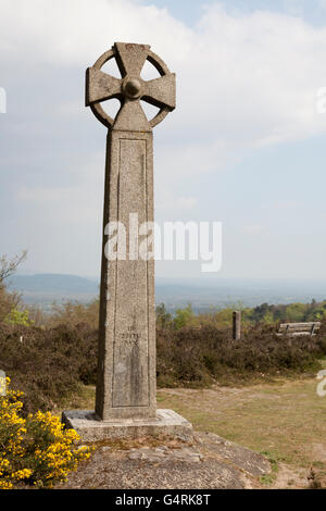 La croix celtique sur la colline du Gibet, Hindhead, Surrey, Angleterre, Royaume-Uni, Europe Banque D'Images