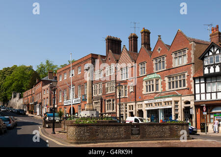 War Memorial dans High Street, Town Centre, Arundel, West Sussex, Angleterre, Royaume-Uni, Europe Banque D'Images