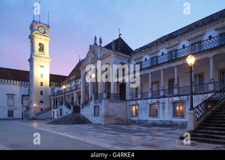 Au crépuscule, l'université de Coimbra, Beira Litoral, Portugal, Région Centre Banque D'Images