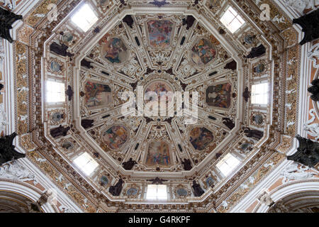 Vue de l'intérieur, plafond voûté dans l'église de Santa Maria Inviolata, Chiesa dell'Inviolata, Riva del Garda Banque D'Images