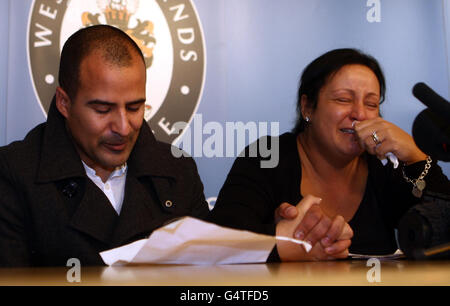 Avtar Kolar et sa sœur Michelle Kirwan font une déclaration aux médias au quartier général de la police des West Midlands à Birmingham après que leurs parents avtar et Carole Kolar ont été découverts assassinés chez eux à Handsworth Wood, Birmingham. Banque D'Images