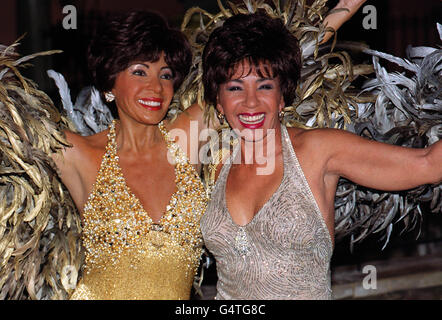 Cire de Bassey/Tussaud.La chanteuse Shirley Bassey dévoile son travail à la cire, à Madame Tussauds à Londres. Banque D'Images